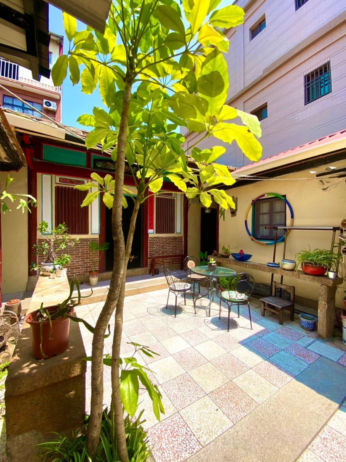 ג'ינצ'נג 模範人家-包棟-彼岸市區館 מראה חיצוני תמונה